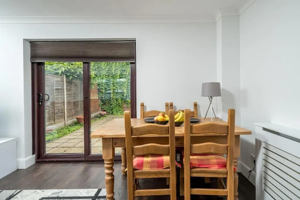 Gorgeous House, 5 Beds, Amazing Transport Links Apartment London 0*,