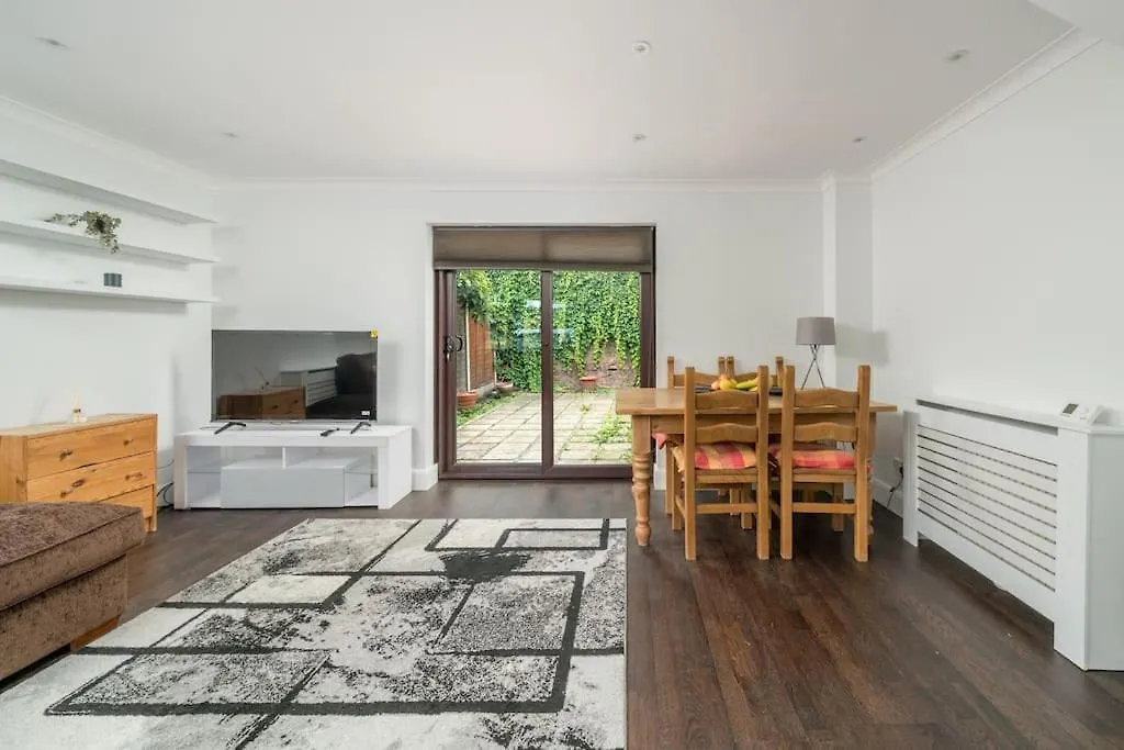 Gorgeous House, 5 Beds, Amazing Transport Links Apartment London 0*,