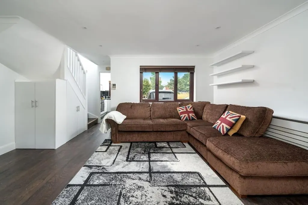Gorgeous House, 5 Beds, Amazing Transport Links Apartment London