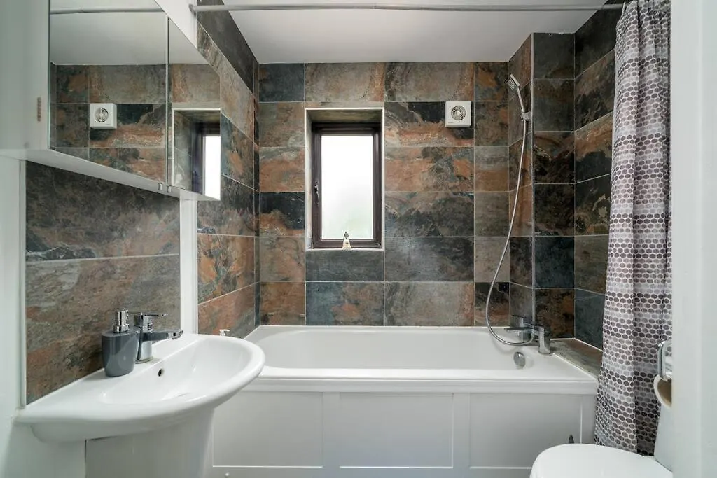 Gorgeous House, 5 Beds, Amazing Transport Links Apartment London