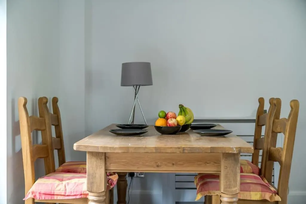 Gorgeous House, 5 Beds, Amazing Transport Links Apartment London